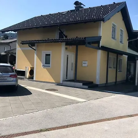 Haus Mit Pool Nahe Der Stadt Salzburg